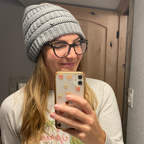 NWT Modena Grey Beanie - Picture 8 of 8